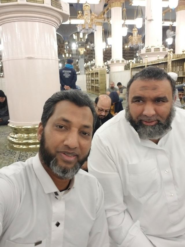 Two Amity travelers taking a selfie inside Masjid an-Nabawi